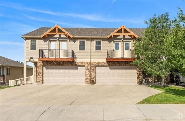 Building Photo - Nice 3 bed 2 bath townhouse in the Heights!