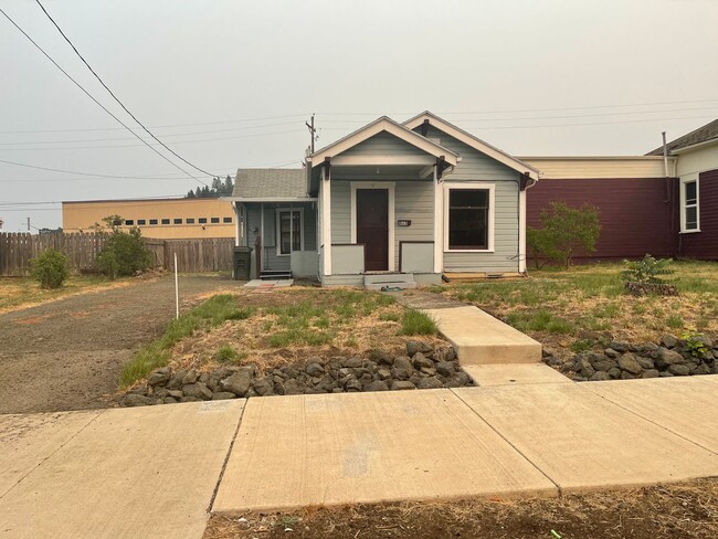Building Photo - 663 SE Parrott St Unit 663