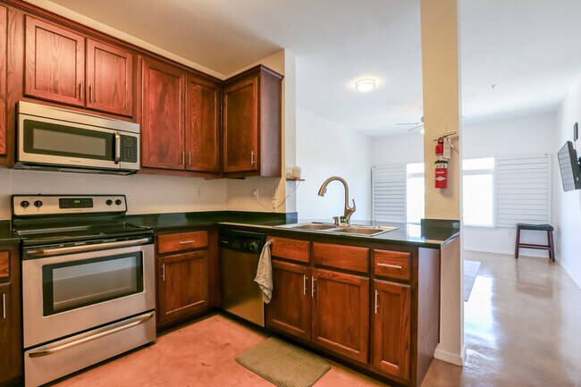 Photo - 910 W 25th St Unit 509
