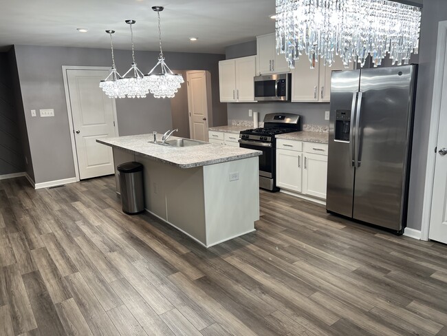 Photo - 208 Normandy Cres