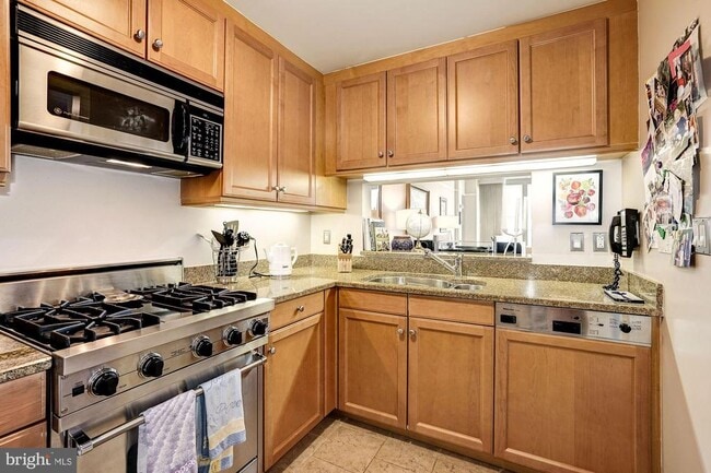 Photo - 1155 23rd St NW Unidad PH1B