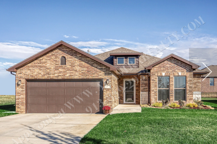 NEW Build 3 Bed 2 Bath Home in Lenexa - Co... - NEW Build 3 Bed 2 Bath Home in Lenexa - Co...