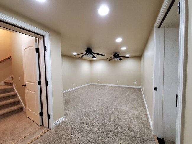 Photo - 8475 S 300 E