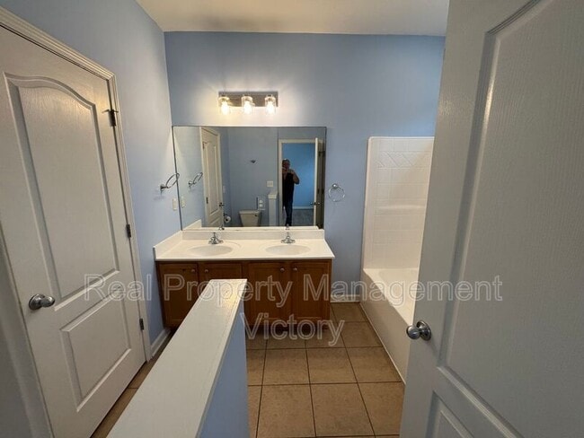 Photo - 2004 Kensington Ct