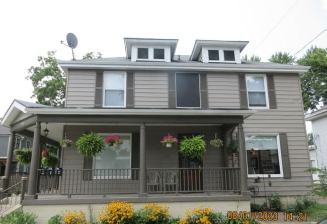 Building Photo - 2228 S Harrison St Unit Apt 2