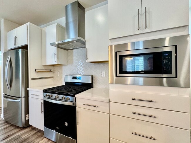 Photo - NEWER 2 BED, 2.5. BATH TOWNHOME IN BROADWAY AREA OF SACRAMENTO