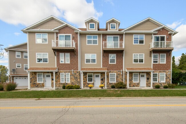 Building Photo - 206 Grand Ave