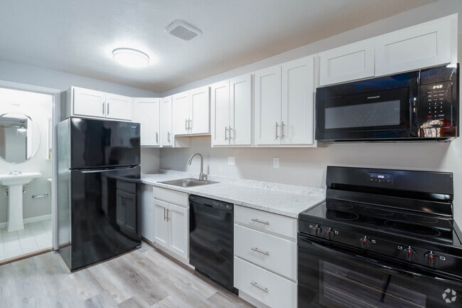 1BR,1BA - 512SF - Kitchen