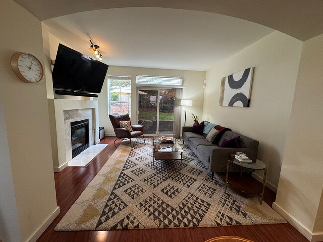 Photo - 2Bd/2.5Ba Bellevue Townhouse