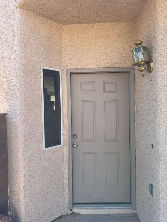 Photo - 3-bedroom Two Story, LARGE lot