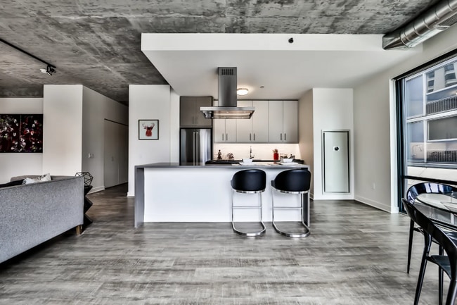 Photo - 397 E Ohio St