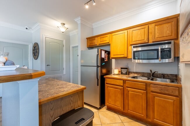 Photo - Oceanaire Apartments