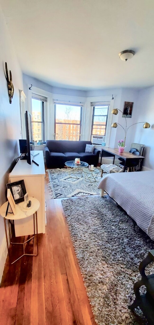 Photo - 1318 Commonwealth Ave