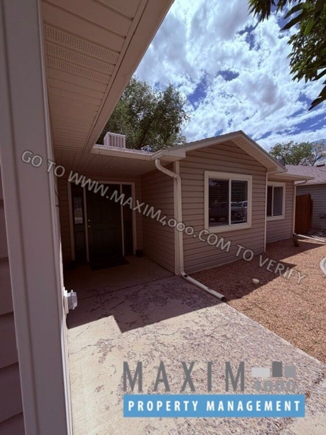Photo - 255 Sargent Cir