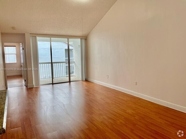 Building Photo - 4868 NW 97th Ct Unit 358 Rental