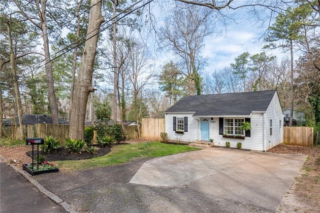 Photo - 2234 Brunswick Ave SE