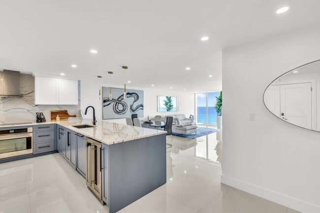 Building Photo - 3000 S Ocean Blvd Unit 1405