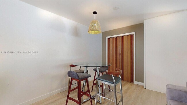 Photo - 6760 SW 19th St Unidad Back