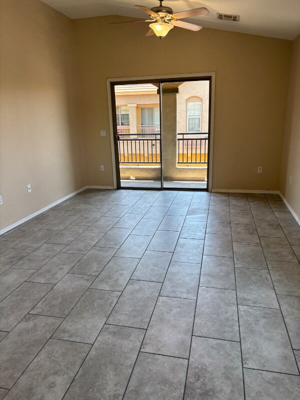 Photo - 17150 N 23rd St Unidad 211