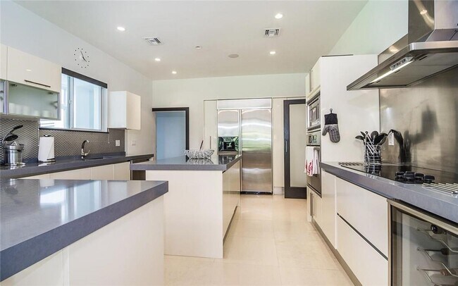 Photo - 3020 Brickell Ave