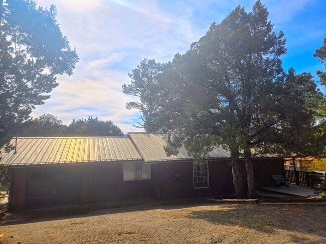 Furnished Four Bedroom Home With Sierra Bl... - Furnished Four Bedroom Home With Sierra Bl...