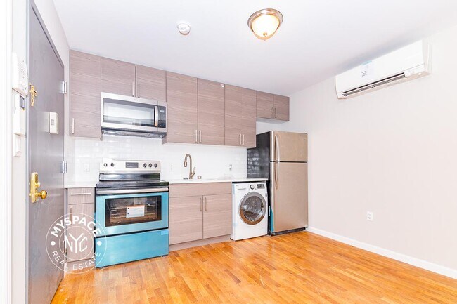 Photo - 241 Rockaway Ave Unit 2r