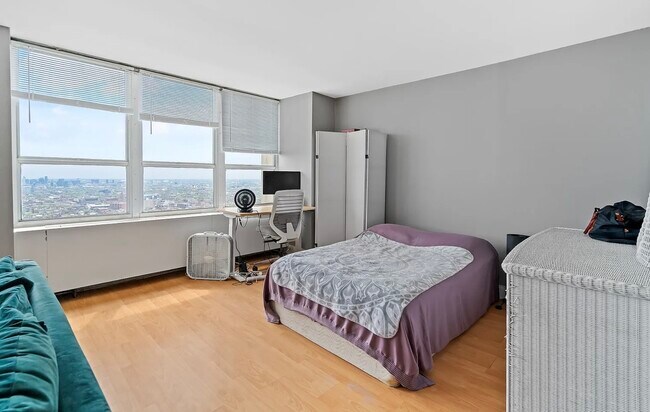 Photo - 655 W Irving Park Rd Unit 5305