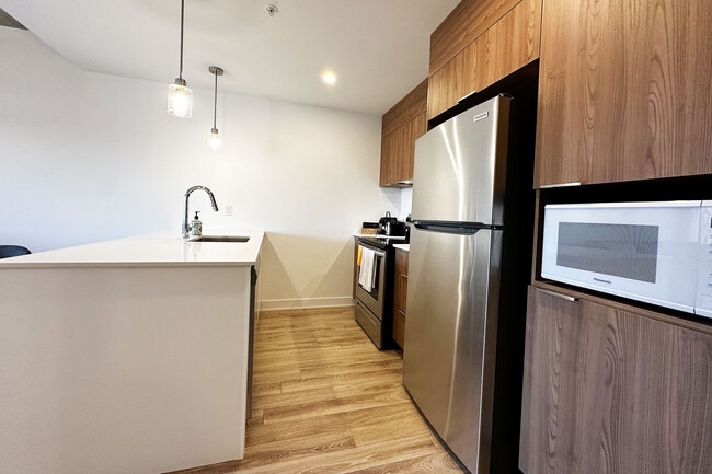 Photo - 2929 VICTORIA