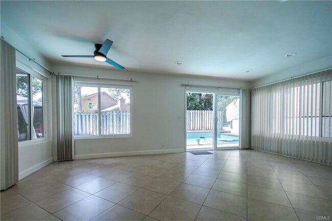 Photo - 23925 Copenhagen St