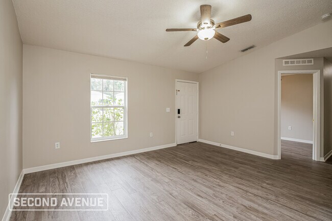 Photo - 703 W Chelsea St