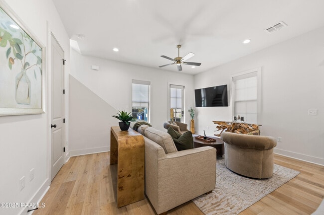 Photo - 103 Steiner Oaks