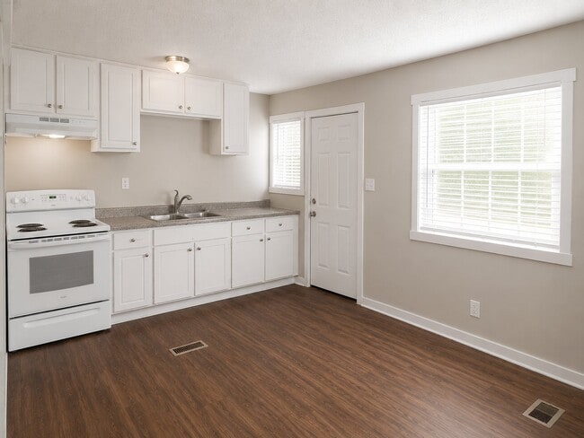 Photo - 3483 Lawton Rd