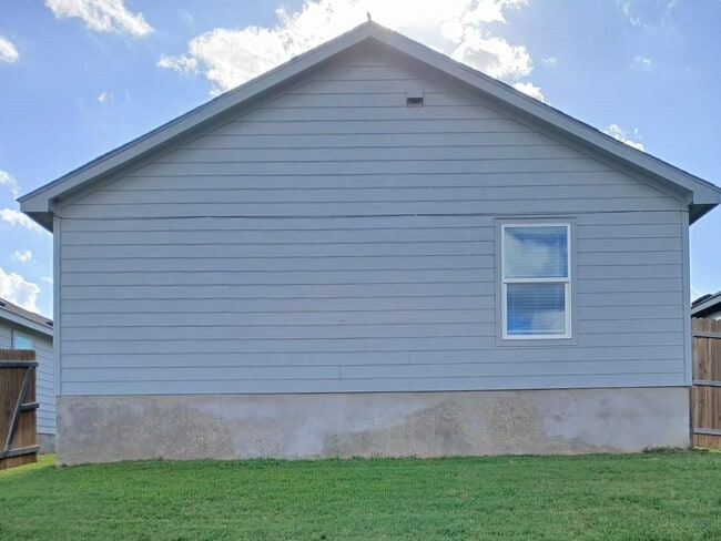 Photo - 7319 Avila Vis