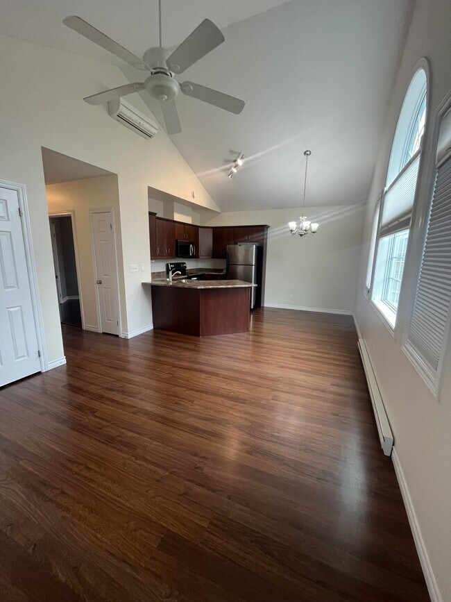 Photo - 1055 Birchwood Trail