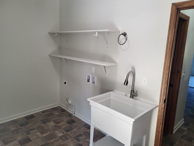 Photo - 11719 21 Mile Rd