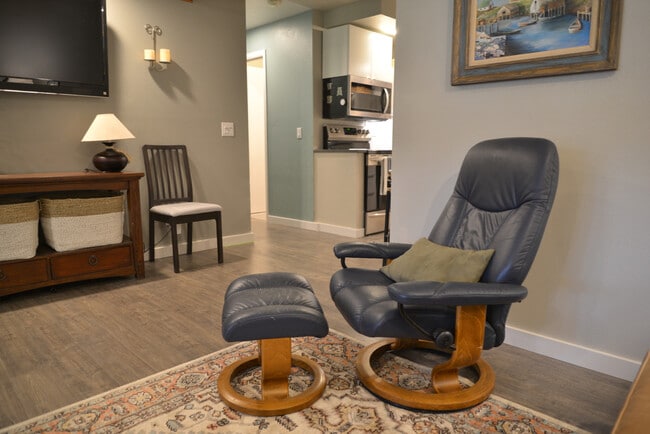 Photo - 4301 Wilkin St Unidad 2 bdr