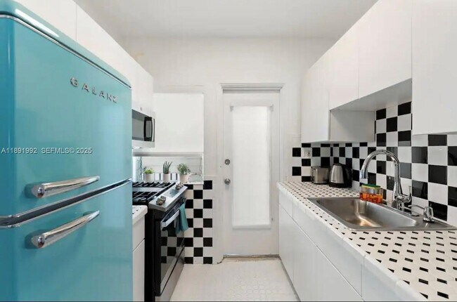 Photo - 7721 Harding Ave Unit 4