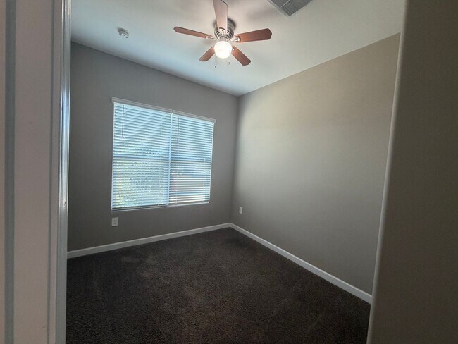 Photo - 40916 W Shaver Dr