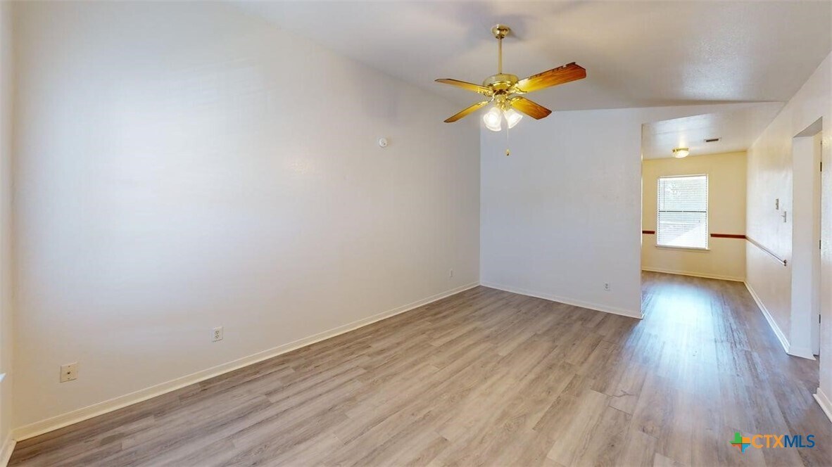 Photo - 204 W Truman Ave