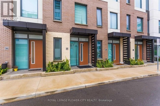 Photo - 1050 Portage Pkwy