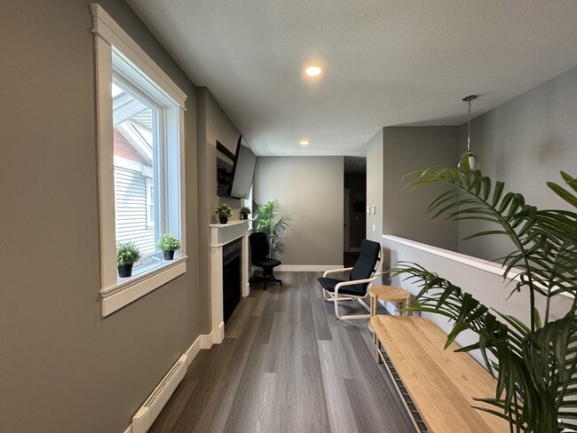 Photo - 643 Lambert Ave Unité 2