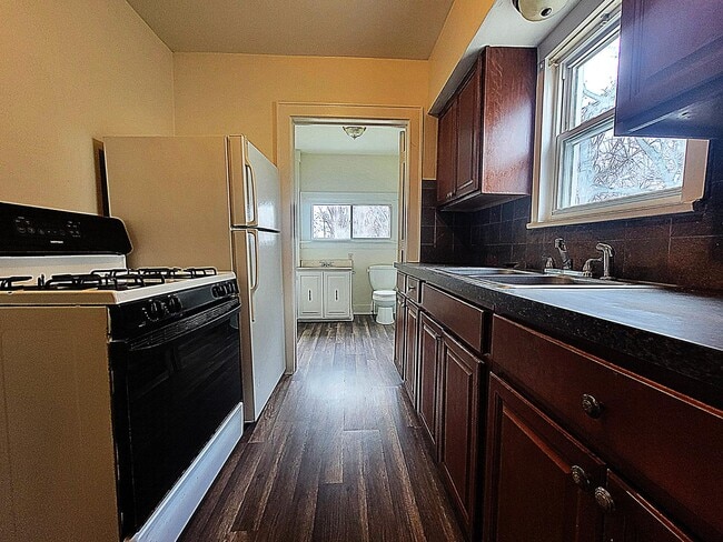 Photo - 588 Sanford Ave