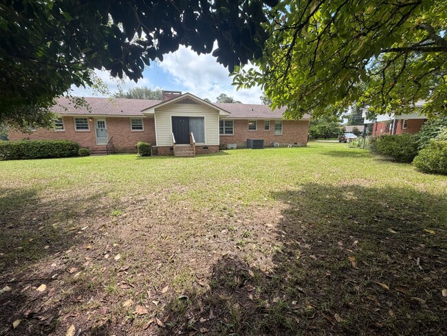Photo - 215 Lesesne Dr