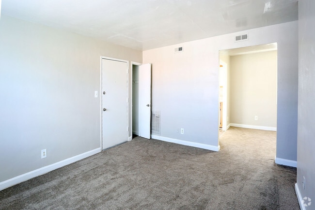 Living Room - Parkwood Manor