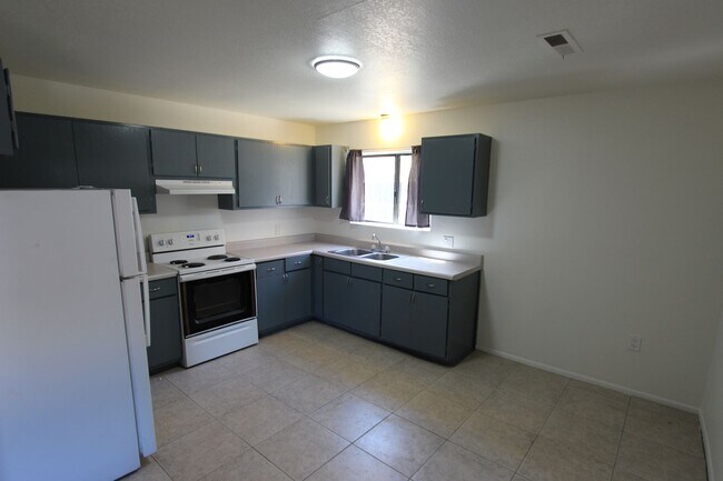 Photo - (594) 2905 N. Third Street Unit #3 Unit #3