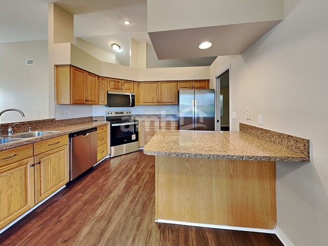 Photo - 3334 Lakeview Cir
