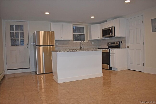 Building Photo - 33 E Vacation Dr