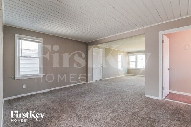 Photo - 446 Barron St