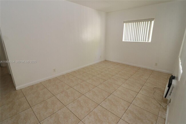 Photo - 1708 N 16th Ave Unit 3