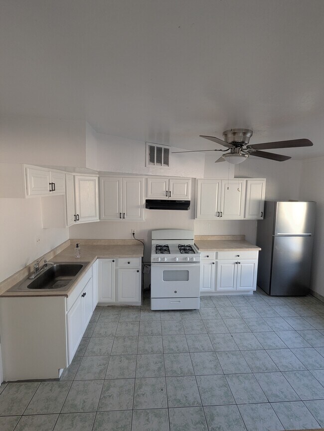 Cocina - 2201 N 22nd St Unidad B